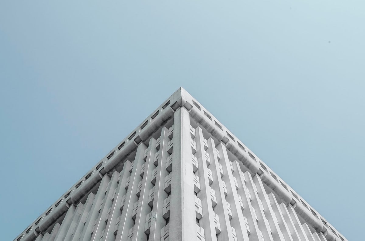 NG南宫28：在城市光线里寻回自我与从容生活