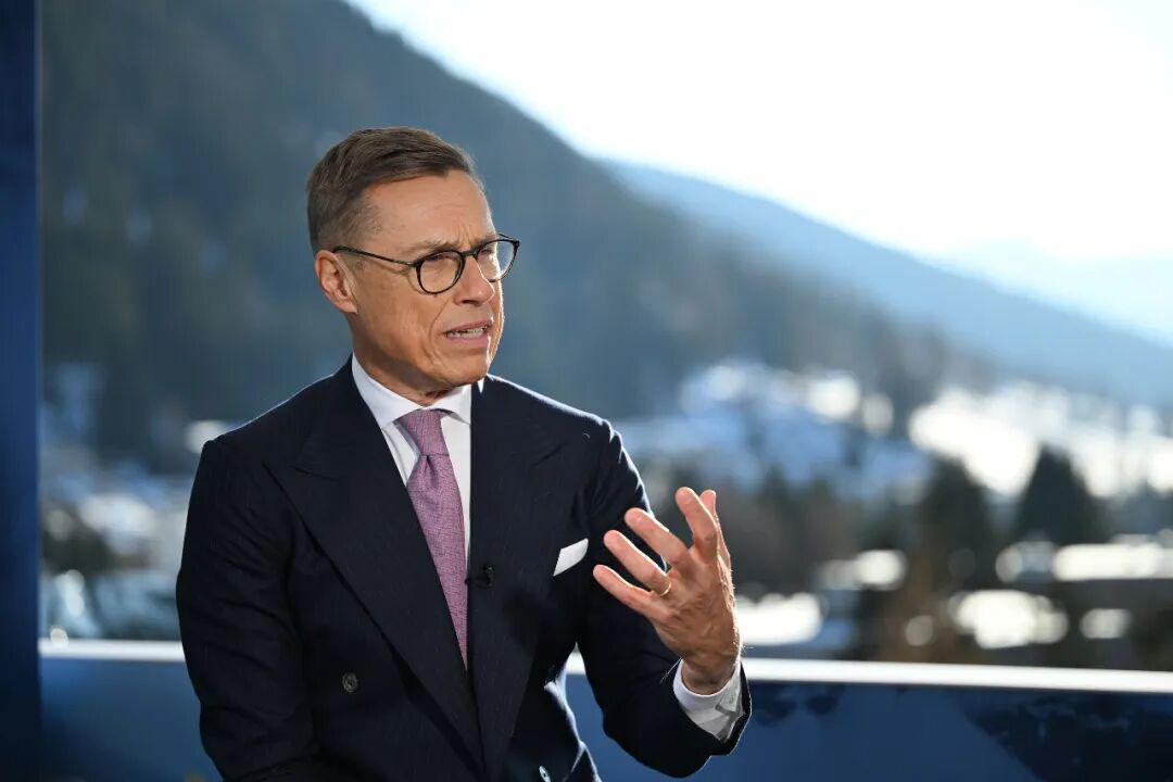 开云官网-芬兰总统“出招”：邀特朗普蒸桑拿，帮助解决格陵兰岛的复杂局势；他曾将特朗普与泽连斯基的争吵比作婚姻中的争执，呼吁双方回到谈判桌前