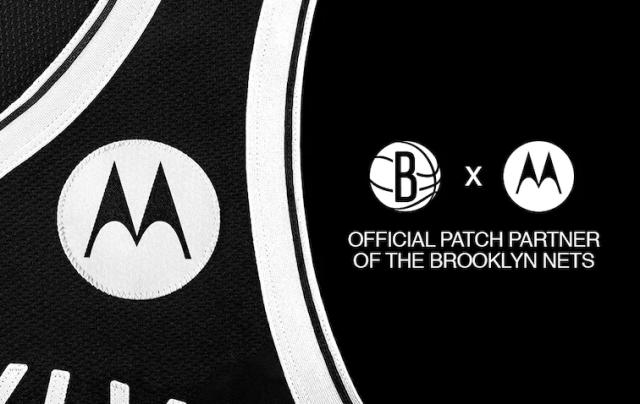 1620982562658053568.png motorola_910x575.png